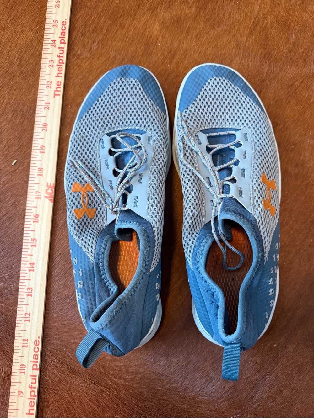Men's 9.5 Under Armour Shoes